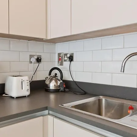 Bertram Court, Christchurch. Apartment *